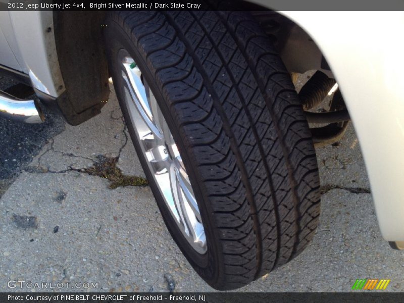 Bright Silver Metallic / Dark Slate Gray 2012 Jeep Liberty Jet 4x4