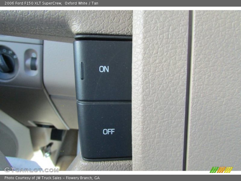 Oxford White / Tan 2006 Ford F150 XLT SuperCrew