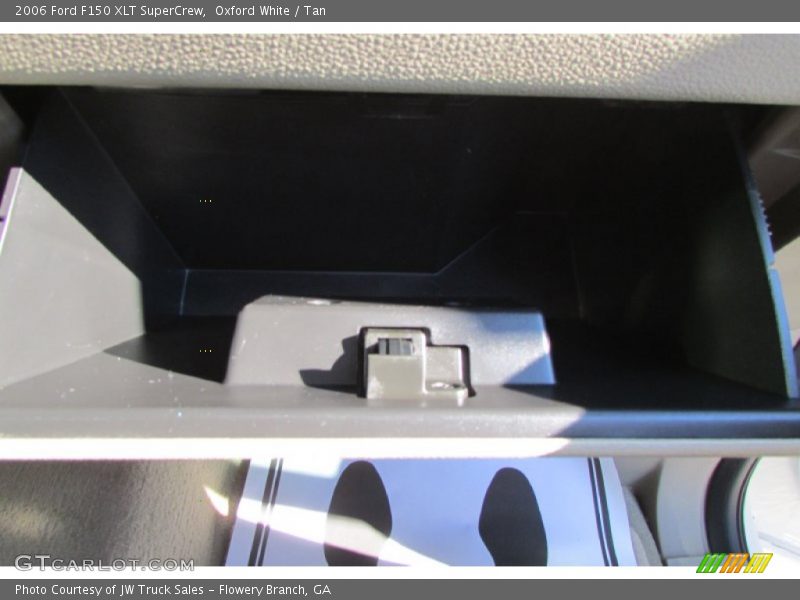 Oxford White / Tan 2006 Ford F150 XLT SuperCrew