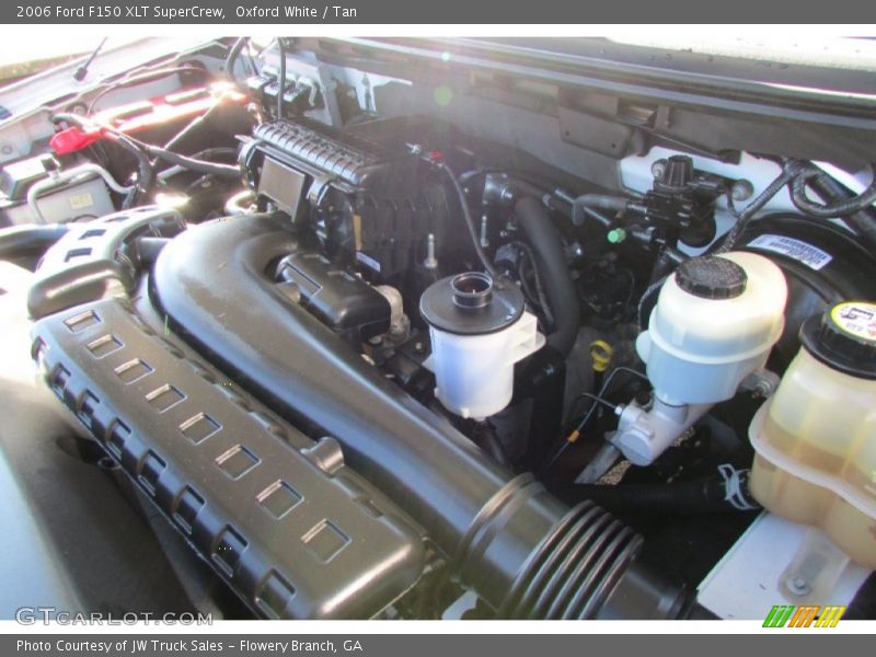 Oxford White / Tan 2006 Ford F150 XLT SuperCrew