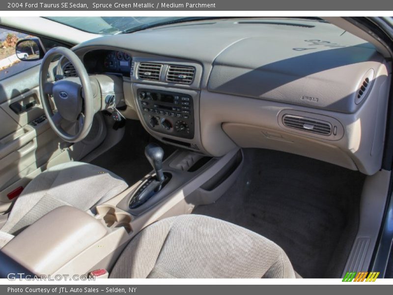 Spruce Green Metallic / Medium Parchment 2004 Ford Taurus SE Sedan