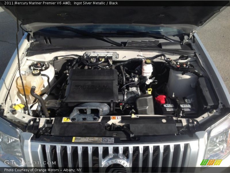 Ingot Silver Metallic / Black 2011 Mercury Mariner Premier V6 AWD