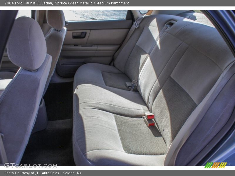 Spruce Green Metallic / Medium Parchment 2004 Ford Taurus SE Sedan