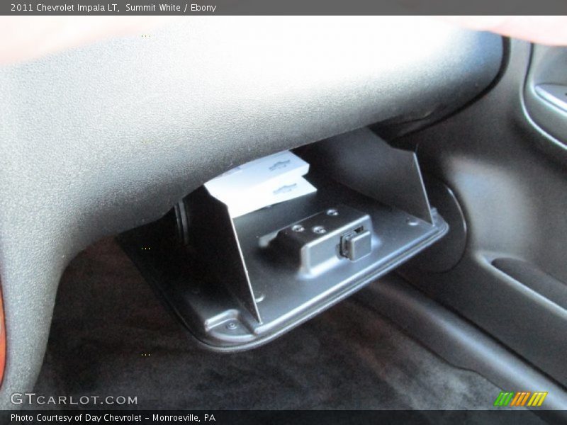 Summit White / Ebony 2011 Chevrolet Impala LT