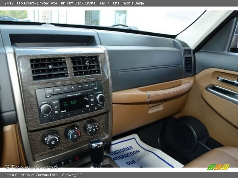 Brilliant Black Crystal Pearl / Pastel Pebble Beige 2012 Jeep Liberty Limited 4x4