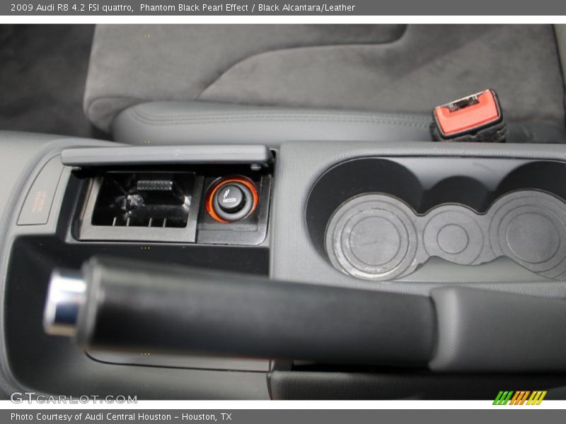 Phantom Black Pearl Effect / Black Alcantara/Leather 2009 Audi R8 4.2 FSI quattro