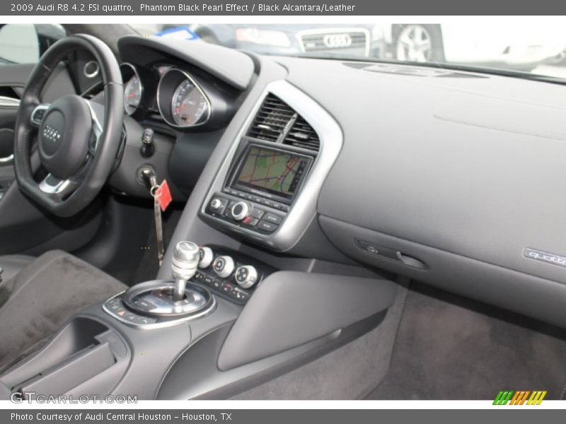 Dashboard of 2009 R8 4.2 FSI quattro