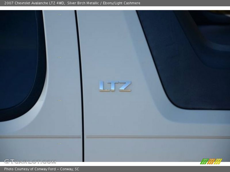 Silver Birch Metallic / Ebony/Light Cashmere 2007 Chevrolet Avalanche LTZ 4WD