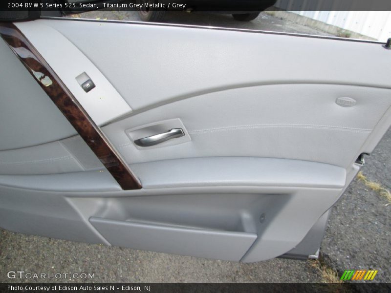 Titanium Grey Metallic / Grey 2004 BMW 5 Series 525i Sedan