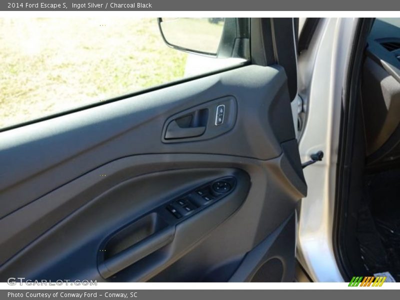 Ingot Silver / Charcoal Black 2014 Ford Escape S