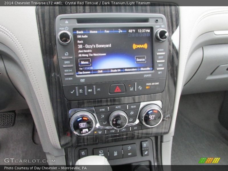 Controls of 2014 Traverse LTZ AWD