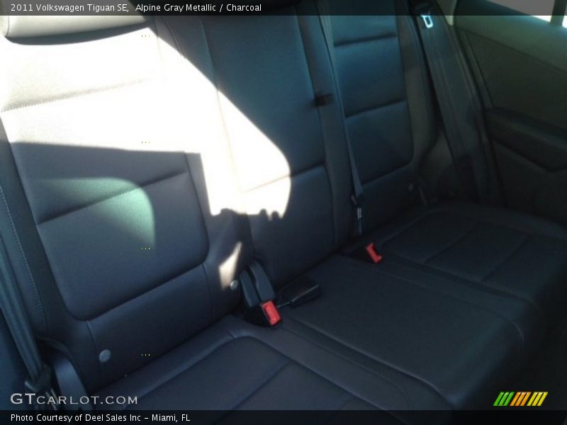 Alpine Gray Metallic / Charcoal 2011 Volkswagen Tiguan SE