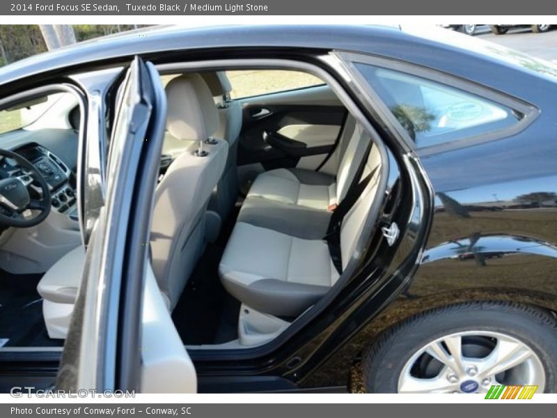 Tuxedo Black / Medium Light Stone 2014 Ford Focus SE Sedan
