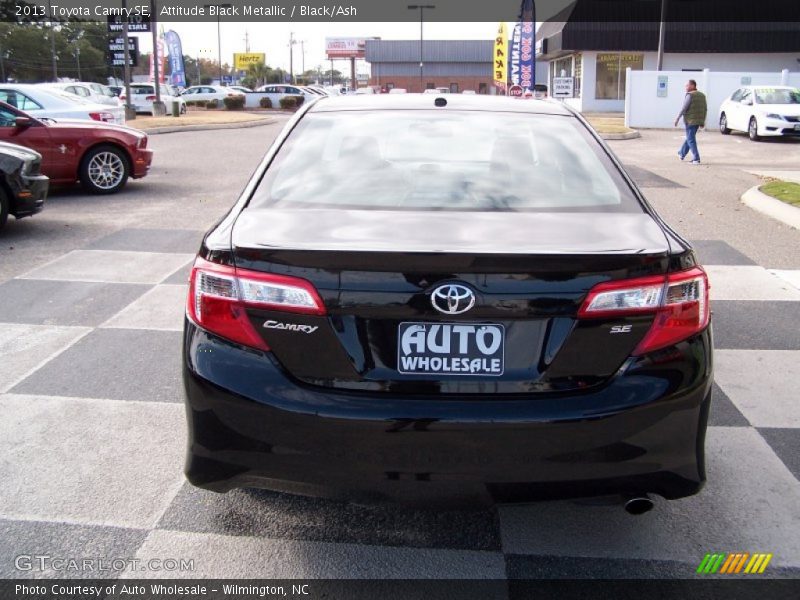Attitude Black Metallic / Black/Ash 2013 Toyota Camry SE