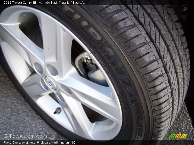 Attitude Black Metallic / Black/Ash 2013 Toyota Camry SE