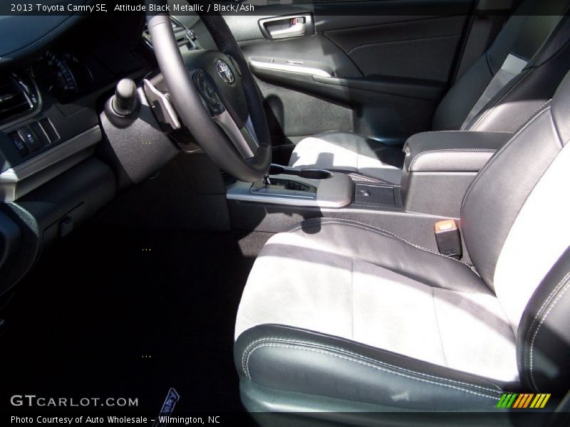 Attitude Black Metallic / Black/Ash 2013 Toyota Camry SE