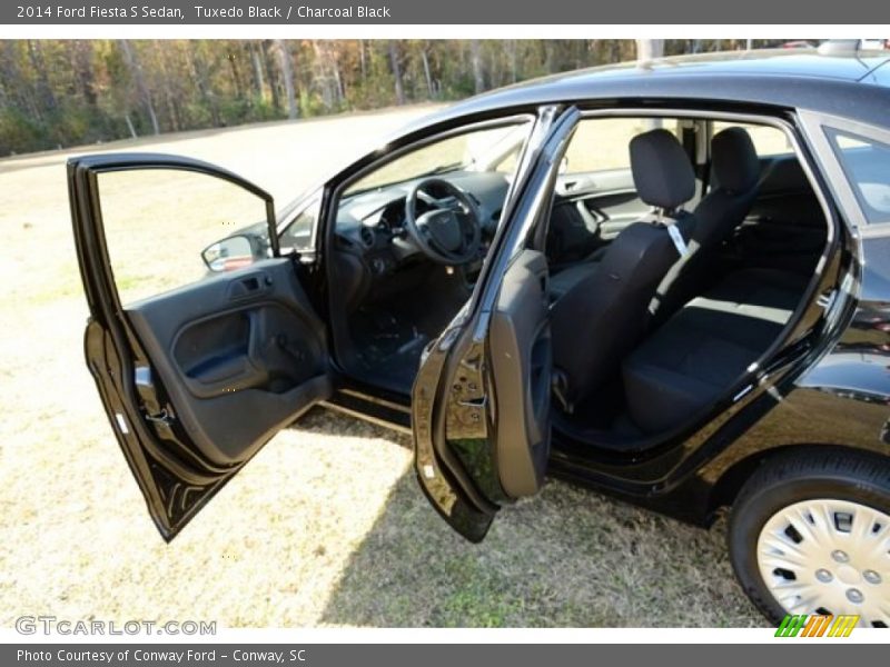 Tuxedo Black / Charcoal Black 2014 Ford Fiesta S Sedan