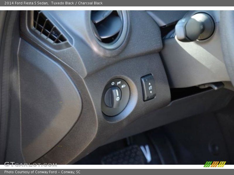 Tuxedo Black / Charcoal Black 2014 Ford Fiesta S Sedan