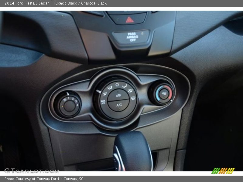 Tuxedo Black / Charcoal Black 2014 Ford Fiesta S Sedan