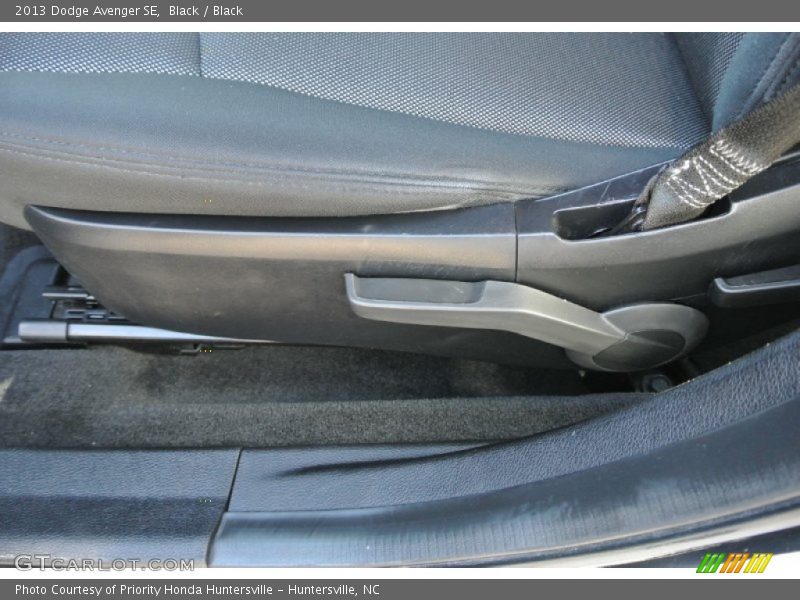 Black / Black 2013 Dodge Avenger SE