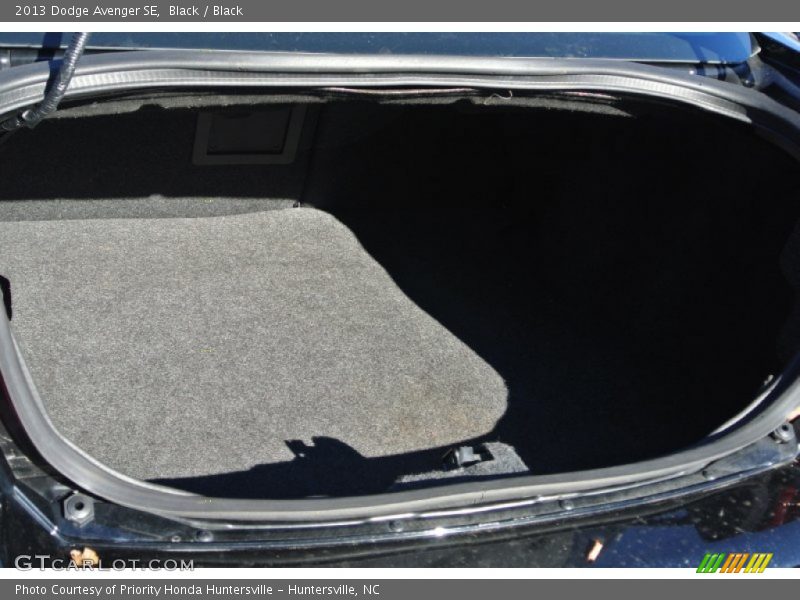 Black / Black 2013 Dodge Avenger SE