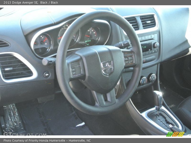Black / Black 2013 Dodge Avenger SE