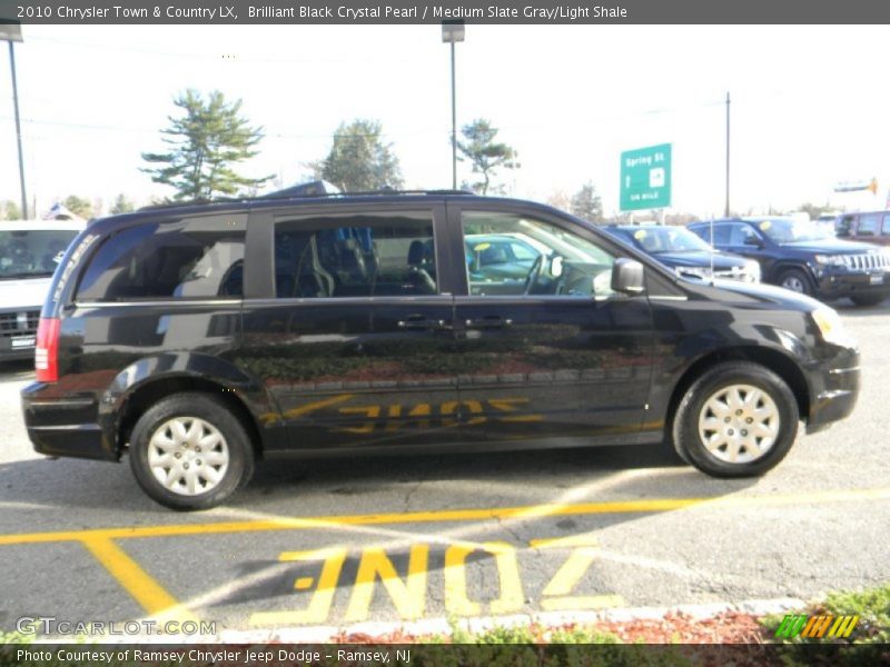 Brilliant Black Crystal Pearl / Medium Slate Gray/Light Shale 2010 Chrysler Town & Country LX