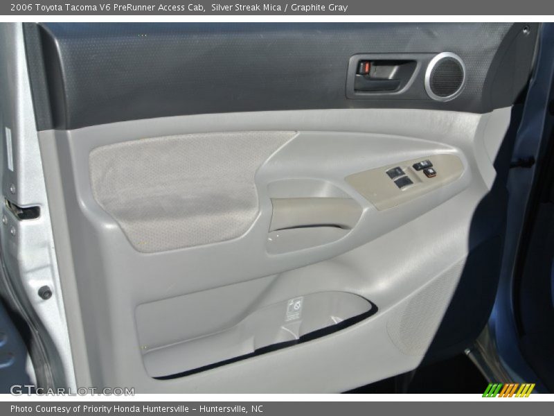 Silver Streak Mica / Graphite Gray 2006 Toyota Tacoma V6 PreRunner Access Cab