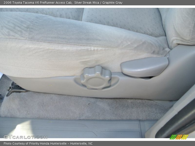 Silver Streak Mica / Graphite Gray 2006 Toyota Tacoma V6 PreRunner Access Cab