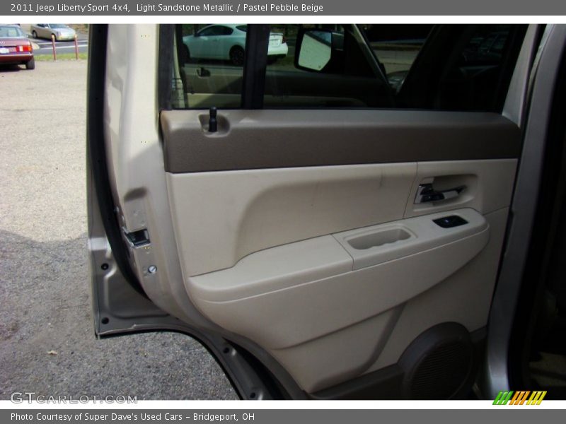 Light Sandstone Metallic / Pastel Pebble Beige 2011 Jeep Liberty Sport 4x4