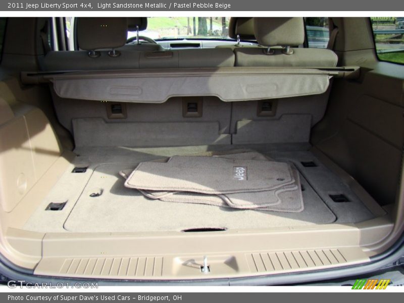Light Sandstone Metallic / Pastel Pebble Beige 2011 Jeep Liberty Sport 4x4