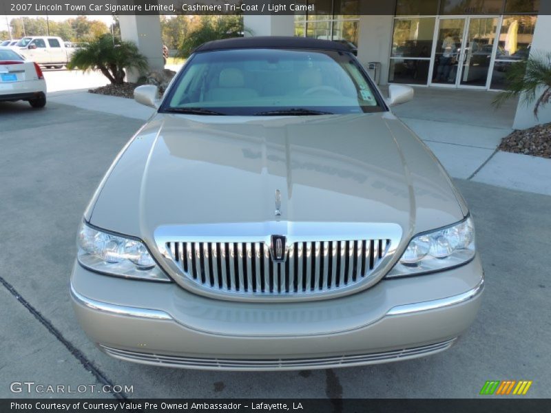 Cashmere Tri-Coat / Light Camel 2007 Lincoln Town Car Signature Limited