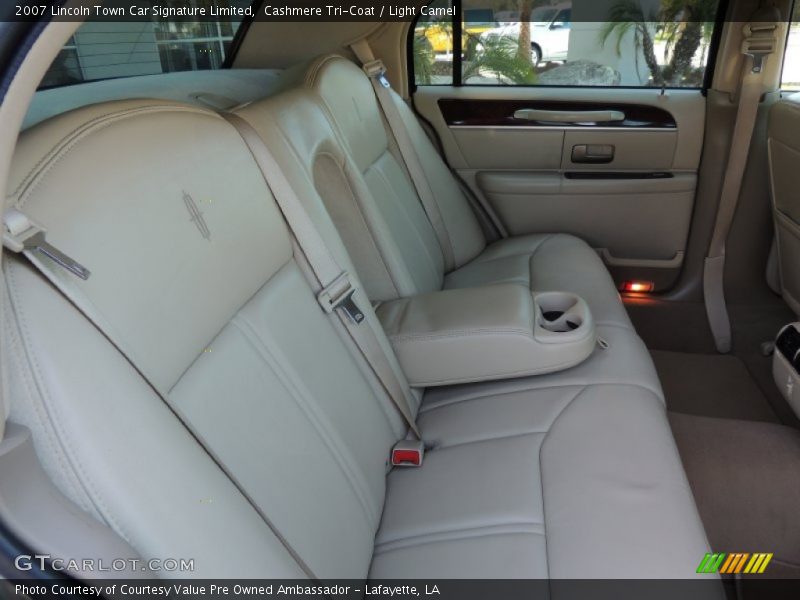 Cashmere Tri-Coat / Light Camel 2007 Lincoln Town Car Signature Limited