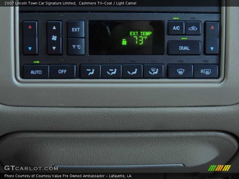 Cashmere Tri-Coat / Light Camel 2007 Lincoln Town Car Signature Limited