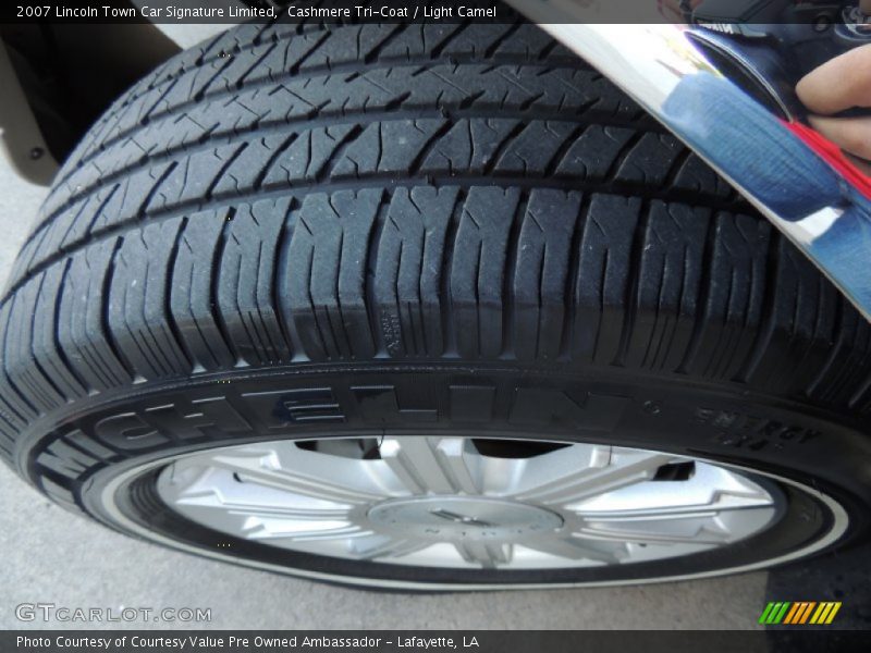 Cashmere Tri-Coat / Light Camel 2007 Lincoln Town Car Signature Limited