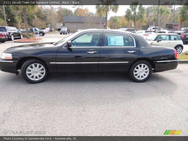 Black / Black 2011 Lincoln Town Car Signature Limited