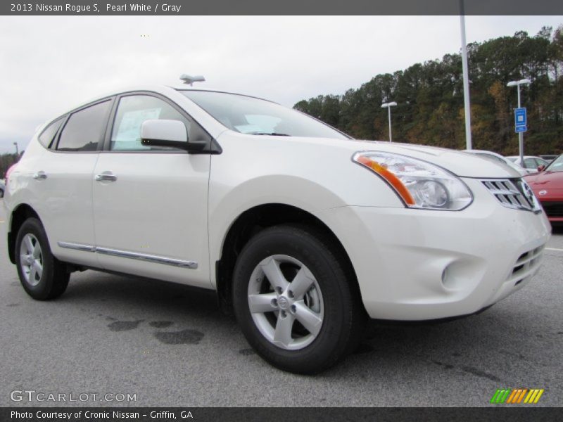 Pearl White / Gray 2013 Nissan Rogue S