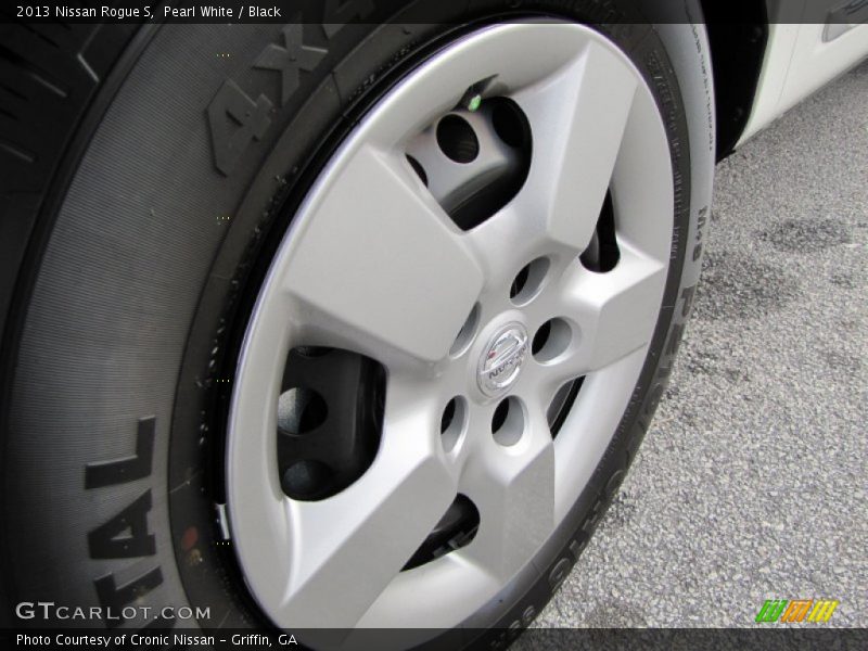 Pearl White / Black 2013 Nissan Rogue S
