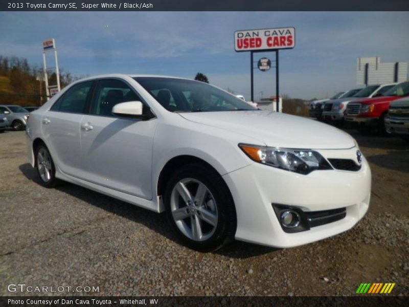 Super White / Black/Ash 2013 Toyota Camry SE
