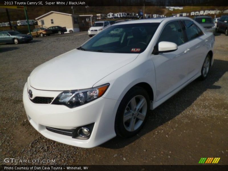 Super White / Black/Ash 2013 Toyota Camry SE
