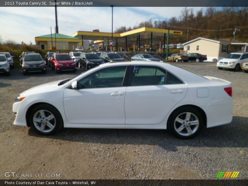 Super White / Black/Ash 2013 Toyota Camry SE