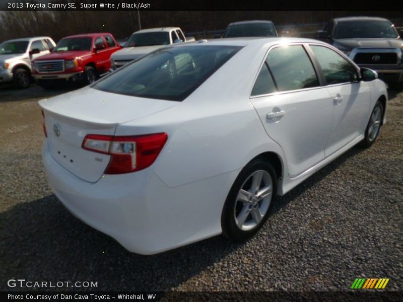 Super White / Black/Ash 2013 Toyota Camry SE
