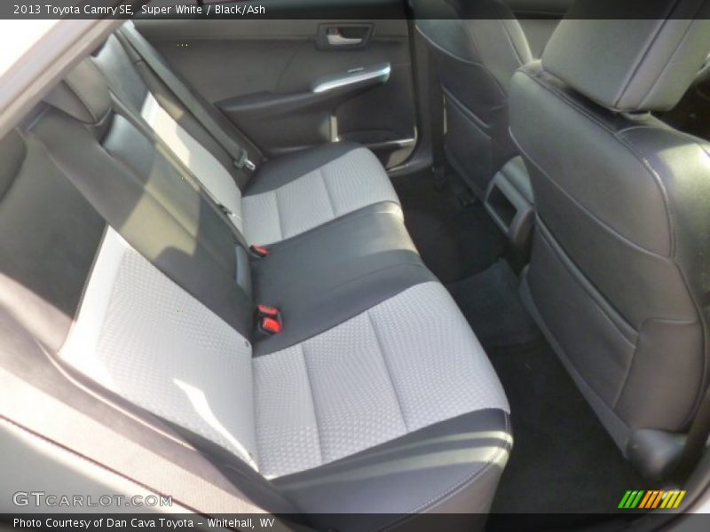 Super White / Black/Ash 2013 Toyota Camry SE