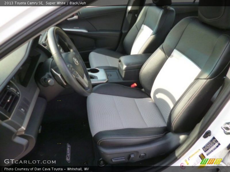 Super White / Black/Ash 2013 Toyota Camry SE