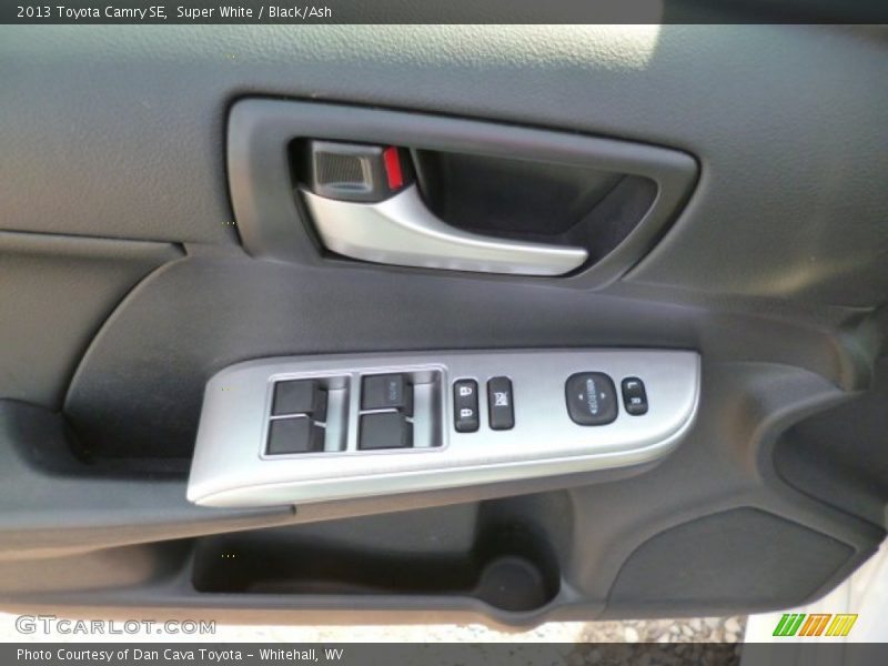 Super White / Black/Ash 2013 Toyota Camry SE