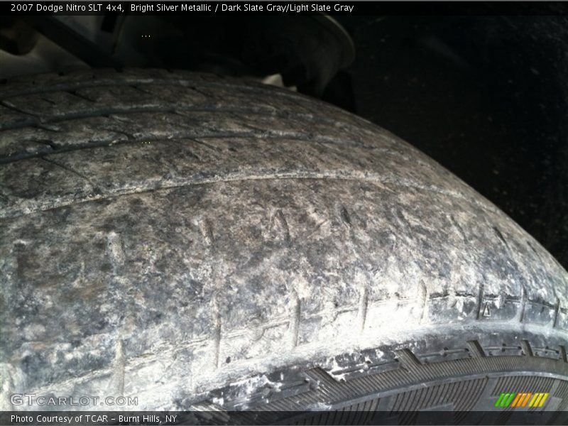 Bright Silver Metallic / Dark Slate Gray/Light Slate Gray 2007 Dodge Nitro SLT 4x4