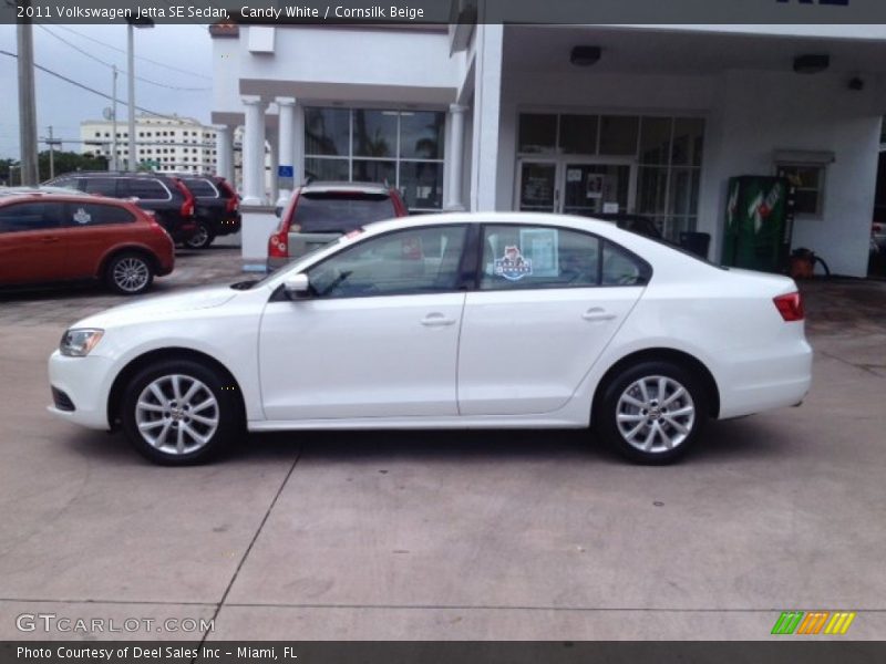 Candy White / Cornsilk Beige 2011 Volkswagen Jetta SE Sedan