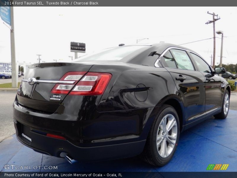 Tuxedo Black / Charcoal Black 2014 Ford Taurus SEL