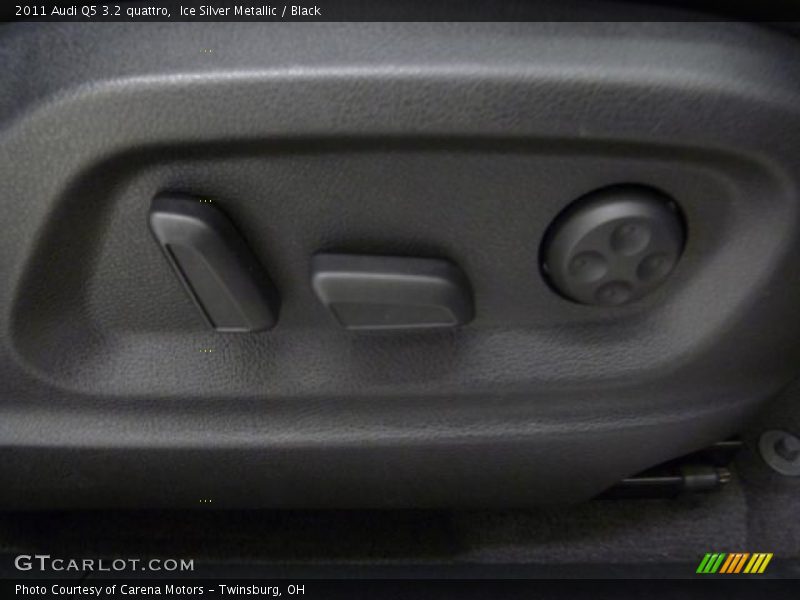 Ice Silver Metallic / Black 2011 Audi Q5 3.2 quattro