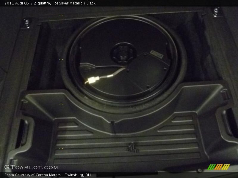 Ice Silver Metallic / Black 2011 Audi Q5 3.2 quattro